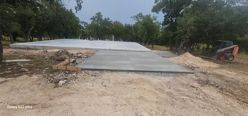 Driveways for Martin's Masonry & Landscaping in Leander, TX