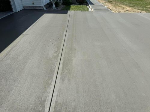 Concrete Driveways for Hellards Excavation and Concrete Services LLC in Mount Vernon, KY