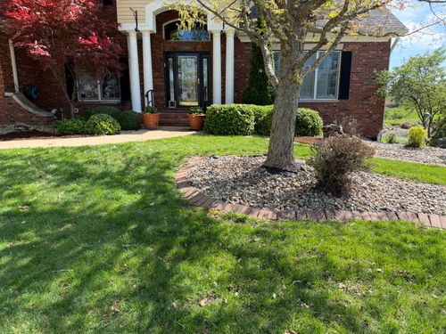 Lawn Maintenance for Mayfield Landscaping in Staunton, IL