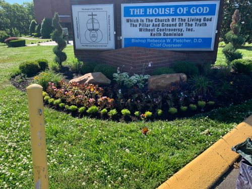 Seasonal Color- Spring and Fall for Russell's Lawn Care Plus in Nashville, TN