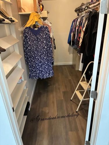 Flooring for GrandOak Remodeling LLC in Schulenburg, TX