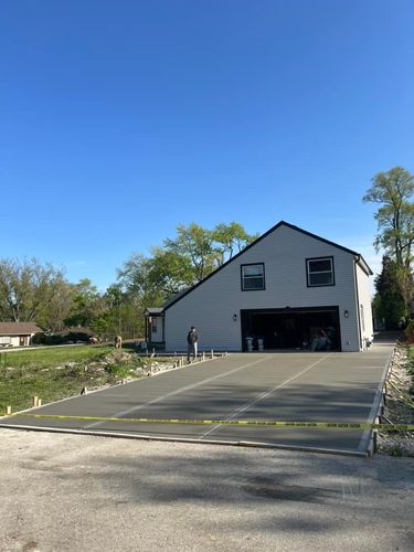 Driveways for Luna Dynasty Concrete in Chicago, IL