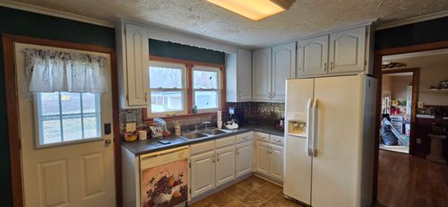 Kitchen and Cabinet Refinishing for Second Chance Painting  in McMinnville, TN
