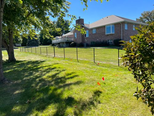 Residential and Commercial Chain  Link Fences for Illinois Fence & outdoor co. in Kewanee, Illinois