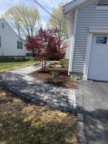 Mulching for Willis Landscape & Masonry LLC in Newtown, CT