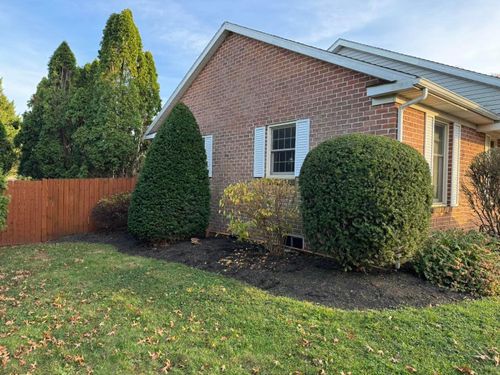 Shrub Trimming for Dunn-Rite Landscaping in New Oxford, PA