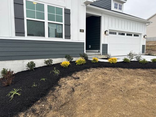 Residential Landscaping for Norvell's Turf Management, Inc in Middletown, OH
