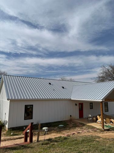 Roofing for Twisted K Construction in Center Point, TX