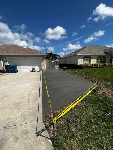 Driveway Design & Build for Green Hammer Concrete in Palm Bay, Florida