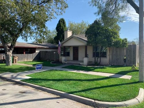 Mowing for Allen Lawn Care in Taylor, Texas