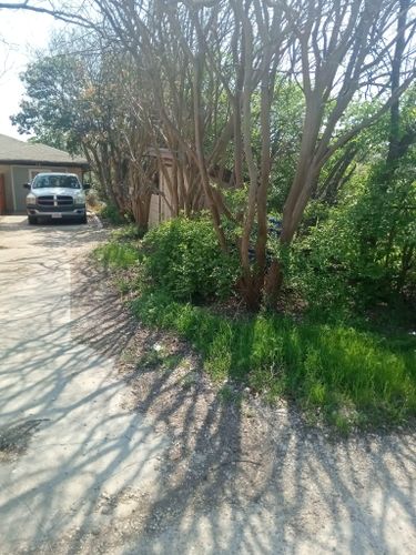 Mowing for Emergency Yard Care LLC in Waxahachie, TX