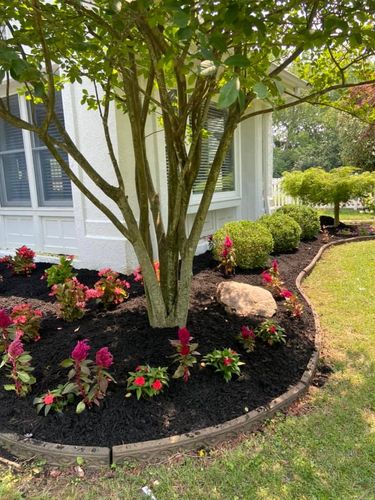 Mulching for Castle JR Landscaping & Painting LLC in Cincinnati, OH