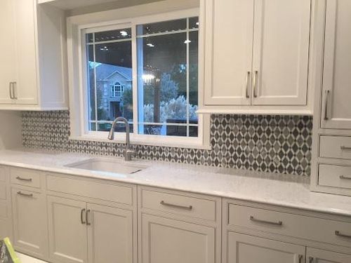 Custom tile backsplash for Cincinnati Custom Remodel LLC in Cincinnati, OH