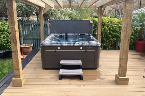 Jacuzzi and Spa Design for Romoland General Contractor & Pools Inc. in Fontana, CA