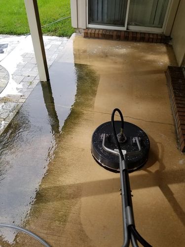 Pressure Washing & Softwashing for V Man Services LLC in Asbury Lake, FL