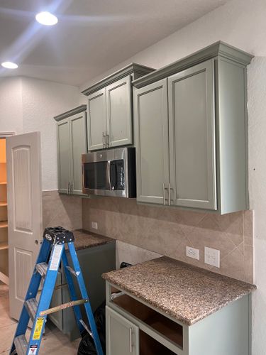 Kitchen and Cabinet Refinishing for L.P. Contractors in San Antonio, Texas