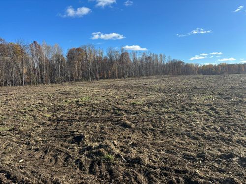  for Premier Services in New London, MN