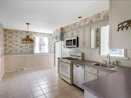 Wallpaper Removal for Freshlook Painting LLC in Springfield, PA