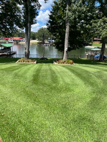 Lawn Maintenance for Lakeside Lawncare in Cross Hill, SC