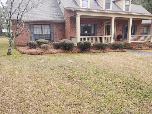 Mulch Installation for Down & Dirty Lawn Svc  in Tallahassee, FL