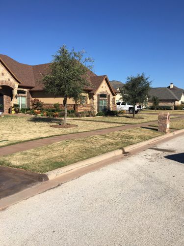 Tree trimming for Elite Horizons in Abilene, TX