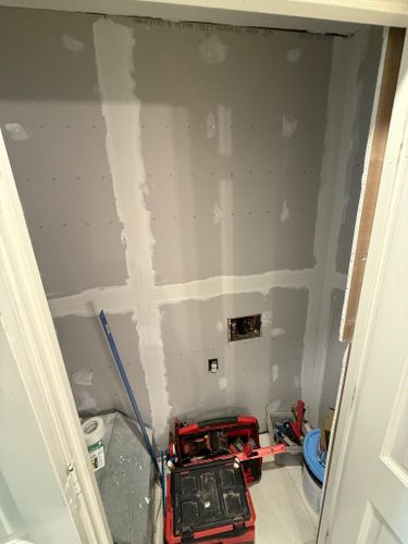Painting and Drywall for LEE’S Handyman Services and More in Sanford, NC