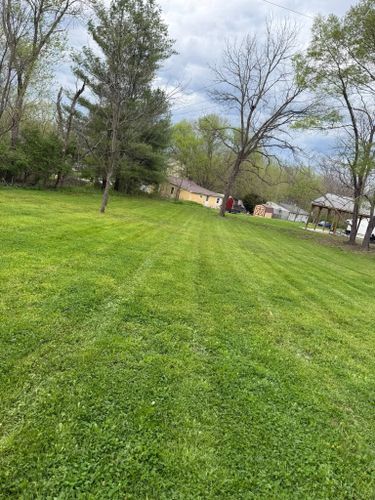 Landscaping for Gullion’s Lawn and Landscaping in DeMossville, KY