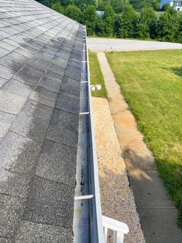 Gutter Cleaning for Elite Wash LLC in Roanoke, Virginia