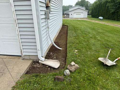 Fall Clean Up for F&R Landscapes LLC in Lagrange, OH