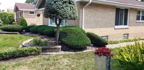 Landscaping for Sals Lawn and Landscape in Oak Lawn, IL