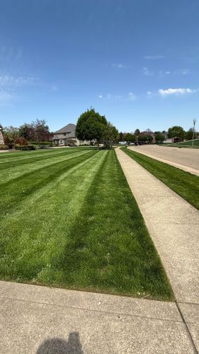 Lawn Mowing for Green Stripes LLC in North Canton, OH