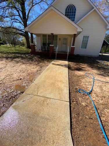 Mowing for Cowboys Lawn Care & Pressure/Soft Washing in Carrollton, Georgia