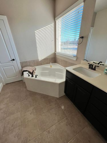 Bathroom Cleaning for Chrisman Cleaning, LLC in Princeton, TX