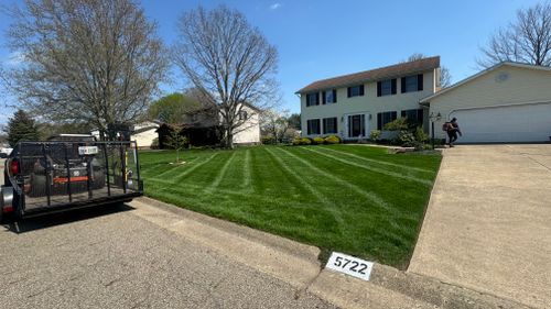 Lawn Mowing for Green Stripes LLC in North Canton, OH