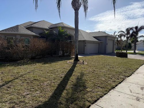 Lawn Maintenance for Florida Pro Turf in Rockledge, FL