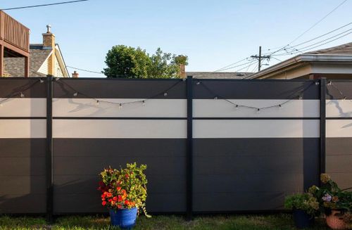 Fences for Illinois Fence & outdoor co. in Kewanee, Illinois