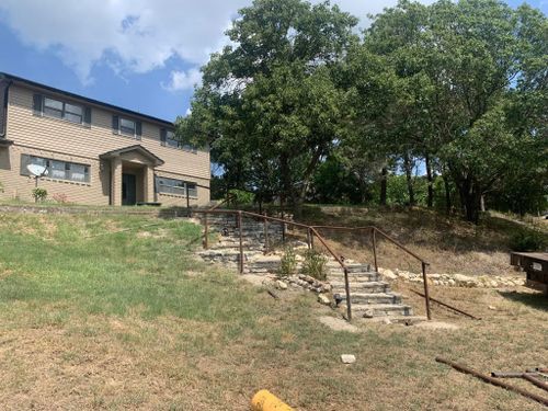  for Leal's Welding & Construction LLC in Granbury, TX