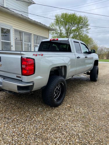 WAX AND POLISH for Chambers Car Care in Hilliard, OH