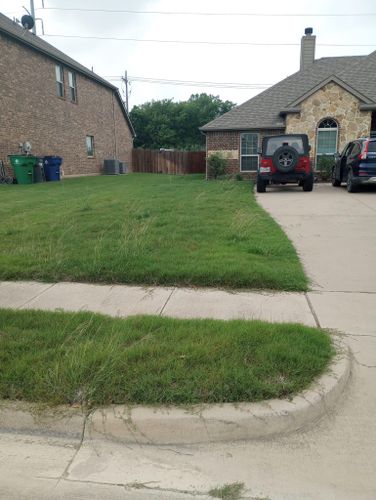 Mowing for Emergency Yard Care LLC in Waxahachie, TX