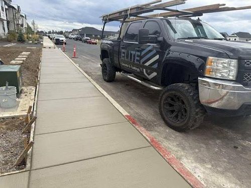 Sidewalk Installation for Elite Concrete & Coatings in Sunriver, OR
