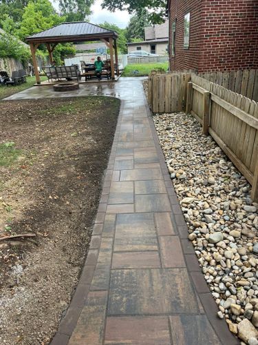 Paver Patios & Walls for Elevate Landscape & Hardscape in West Jefferson, OH