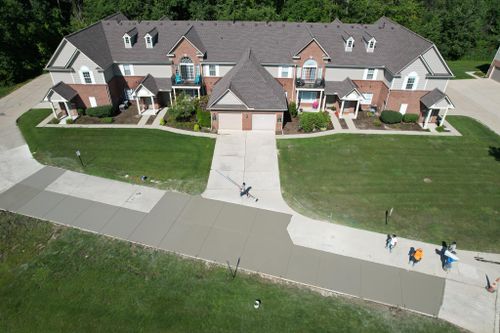 Driveways Construction  for D.R. Concrete  in Lincoln Park, MI