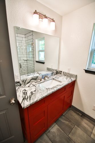 Master Bathroom Remodeling for Cincero Homes in Dallas, TX