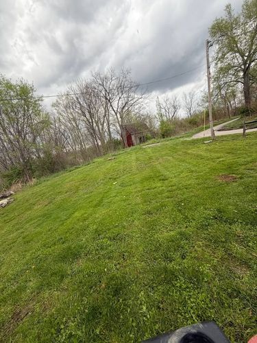 All Photos for Gullion’s Lawn and Landscaping in DeMossville, KY