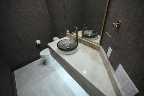  for Luxurious Construction LLC in Houston, TX