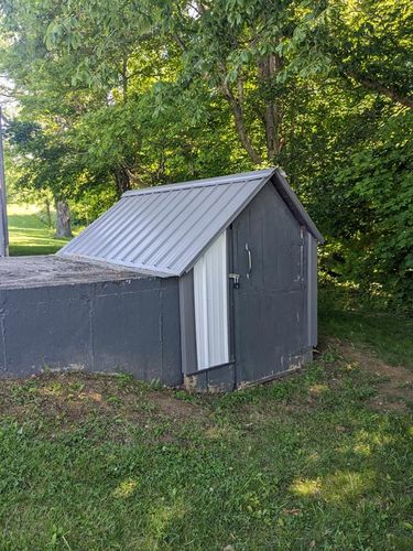 Roofing for GT Builders in Henryville, IN