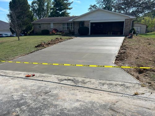 Concrete Slab Construction for MidWest Concrete in Benton, MO