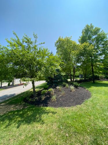 Mulching for Castle JR Landscaping & Painting LLC in Cincinnati, OH