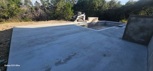 Driveways for Martin's Masonry & Landscaping in Leander, TX