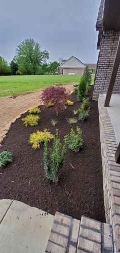 Mulch Installation for Adams Lawn Service & Landscaping, Inc. in Shelbyville, TN